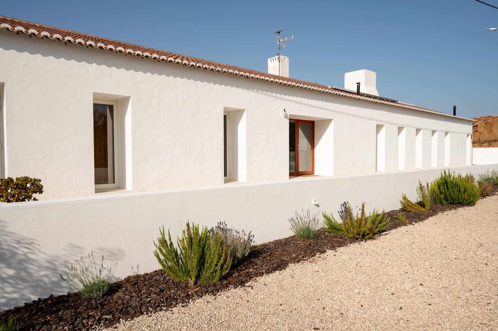 Contemporary rural architecture at Monte de Torquines Restored Alentejo farmhouse architecture at Monte de Torquines Casa de Campo in Odemira